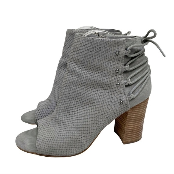 NINE WEST Britt Gray Embossed Leather Booties size 9 - Picture 2 of 9